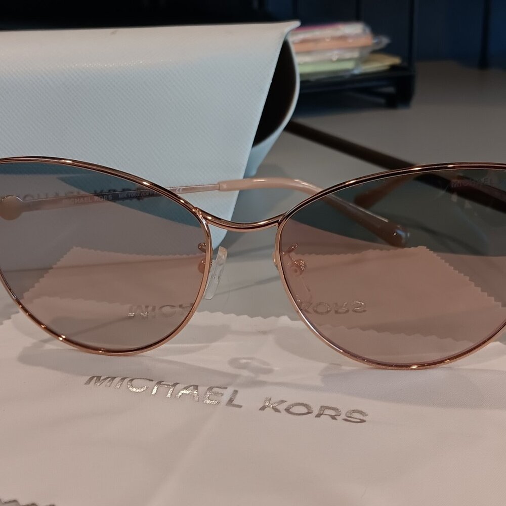 Michael Kors MK1062 La Paz Women's Polarized Sunglasses Rose Gold - Picture 2 of 7